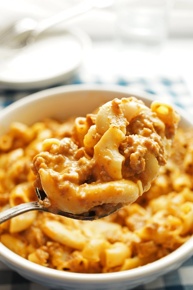 Velveeta Cheese Burger Mac and Cheese/ The Skinny Pot