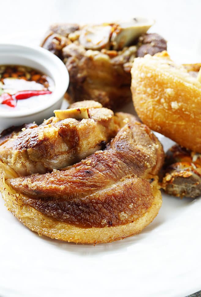 How to Cook Crispy Pata/The Skinny Pot