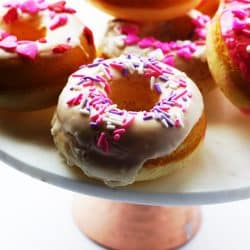 BAKED DOUGHNUT,SUPER EASY,LESS INGREDIENT,NOT OILY,CUTE AND PRETTY