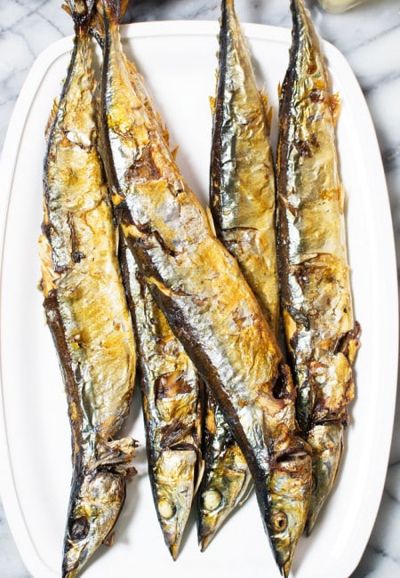 Broiled Mackerel Recipe is a copy-cat from the grilled Korean Mackerel we have tried 3 weeks. Although this is broiled, it is similar to the grilled one in terms of its taste. No frying and it does not need fancy ingredients to make.