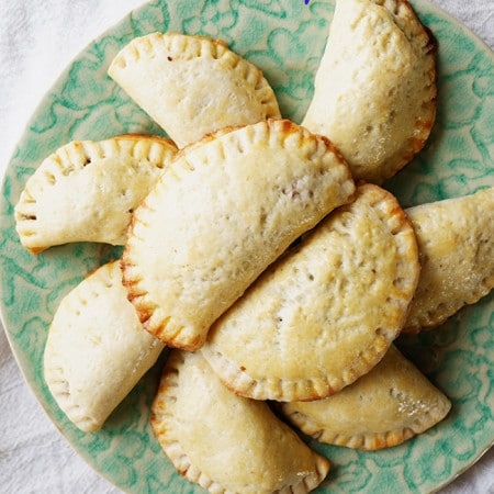 CHICKEN EMPANADA BAKED NON GREASY/The Skinny Pot