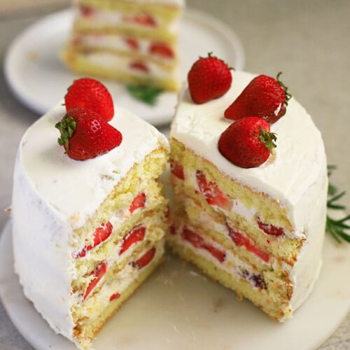 Japanese Strawberry Sponge Cake (Strawberry Shortcake) | สูตรอาหาร |  ขนมเบเกอรี่