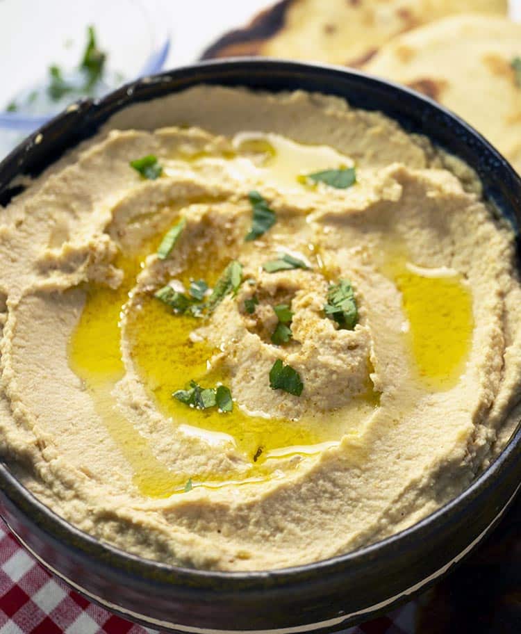Super Easy Recipe for Homemade Hummus.
