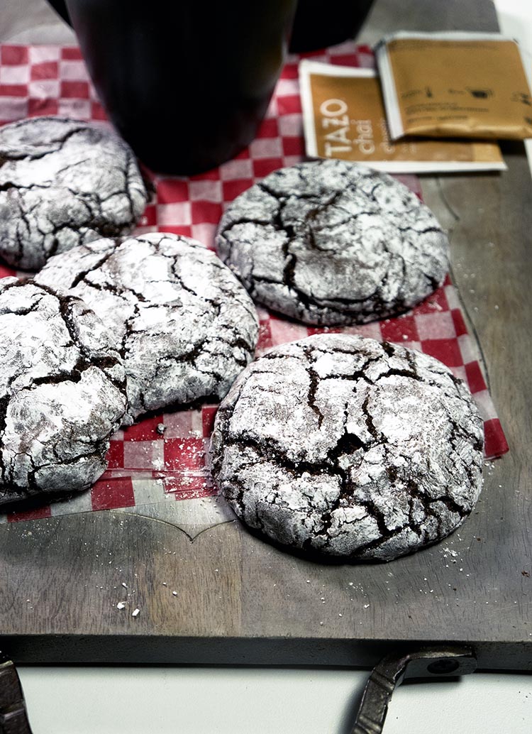 If you love your CHOCOLATE CRINKLES COOKIES fudgy, chewy and soft, this will be the recipe you need. This recipe is really easy and the ingredients simple to find. Each calorie is worth it.
