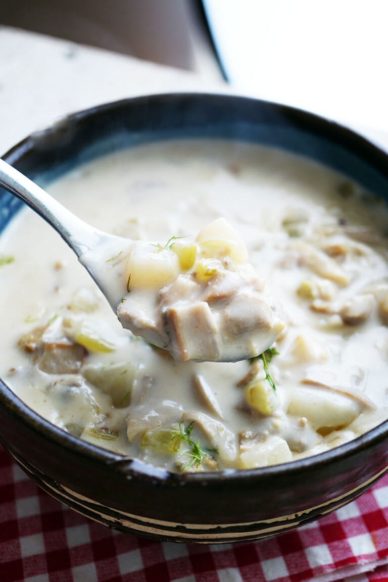 Easy Instant Pot Clam Chowder without Bacon