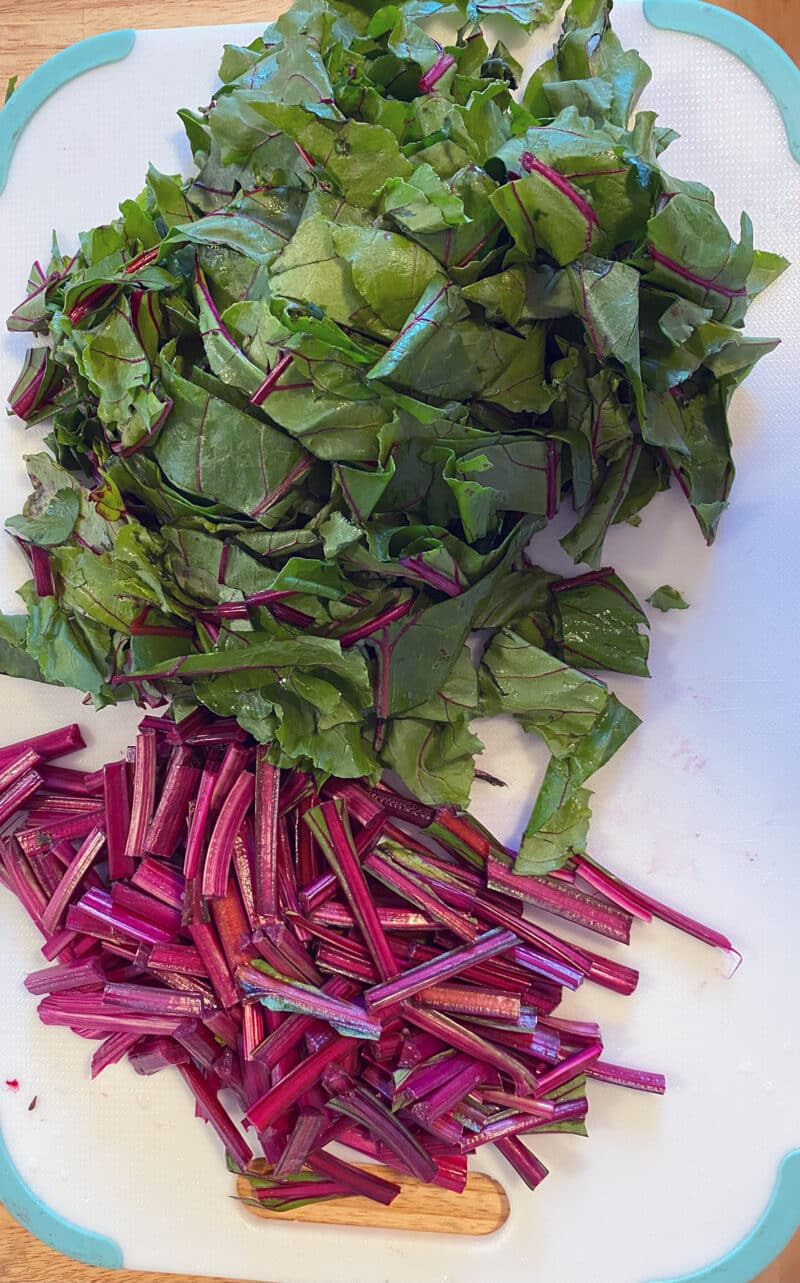 Separate-beet-leaves-from-the-beet-roots
