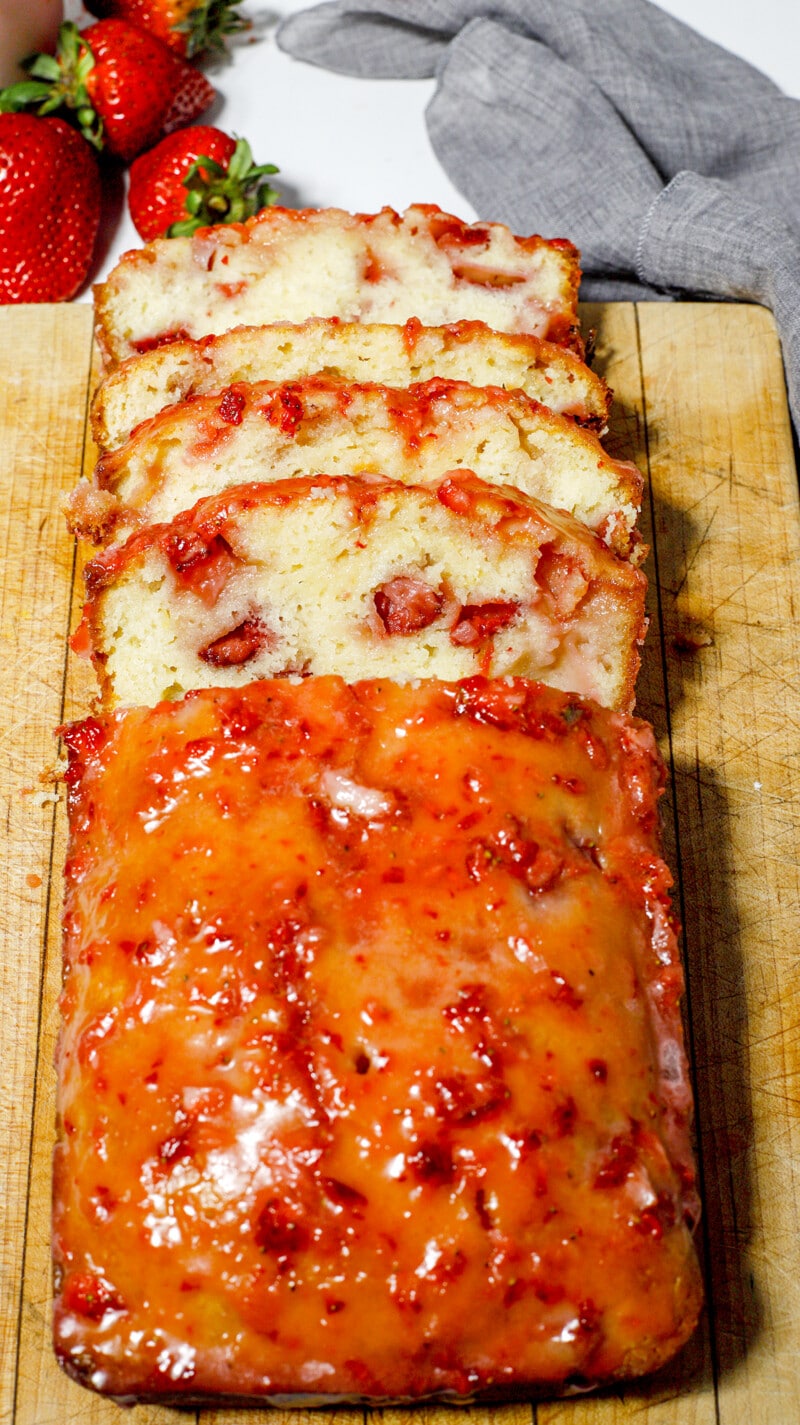 Strawberry Lemon Pound Cake with Sour Cream – The Skinny Pot